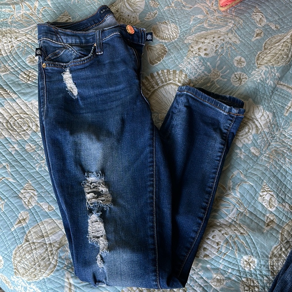 Rock & Republic Distressed Blue Jeans